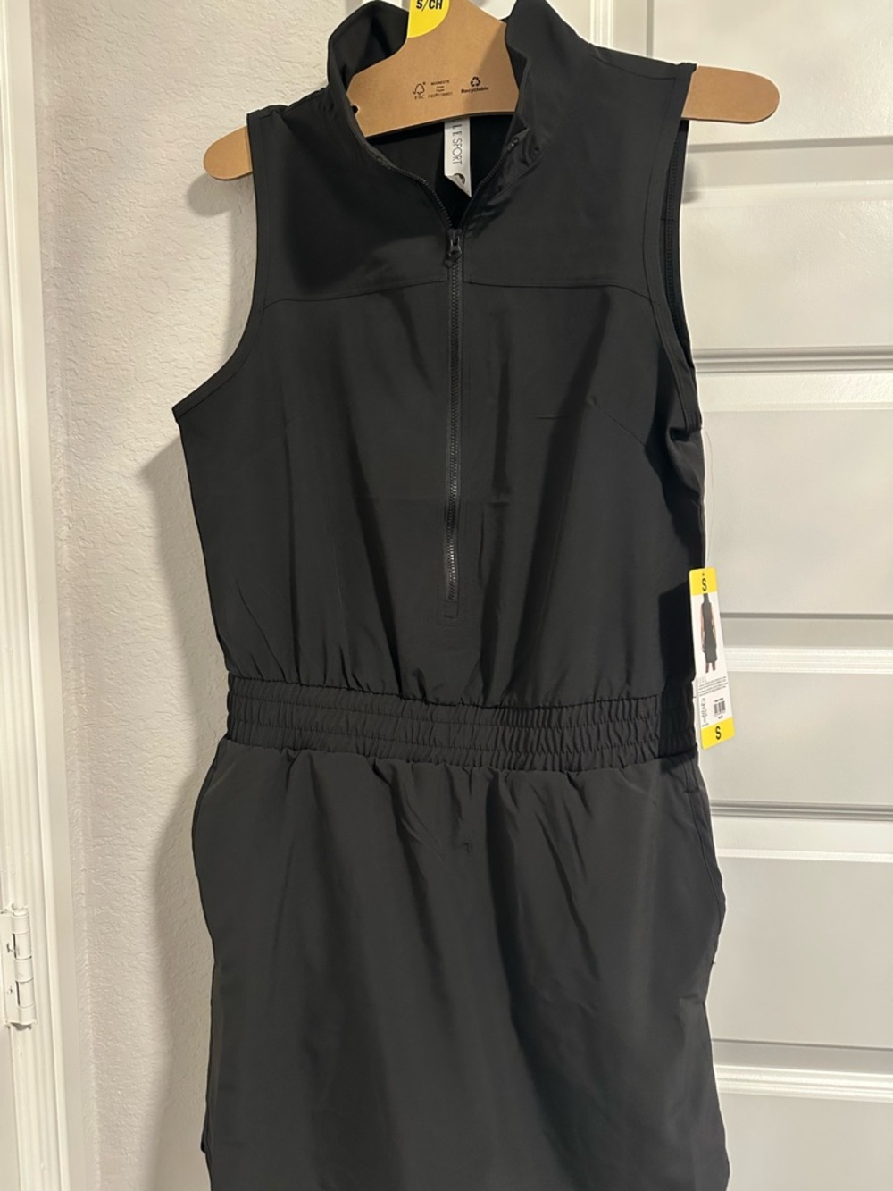 Elle Sport-Black Sleeveless Zip-Front Sport Dress